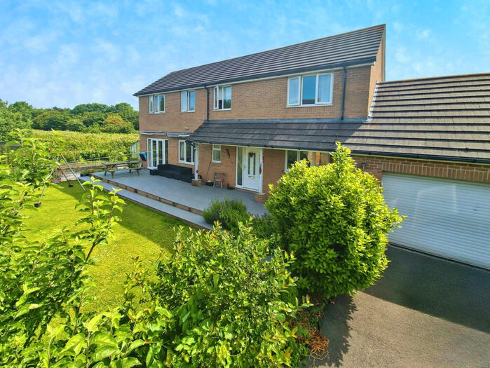 4 Bedroom Detached House To Rent In Church Road, Severn Beach, Bristol, BS35