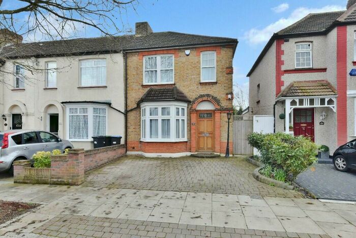 3 Bedroom Semi-Detached House To Rent In Edenbridge Road, London, EN1