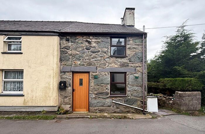 2 Bedroom Terraced House For Sale In Clwt-y-Bont, Caernarfon, Gwynedd, LL55