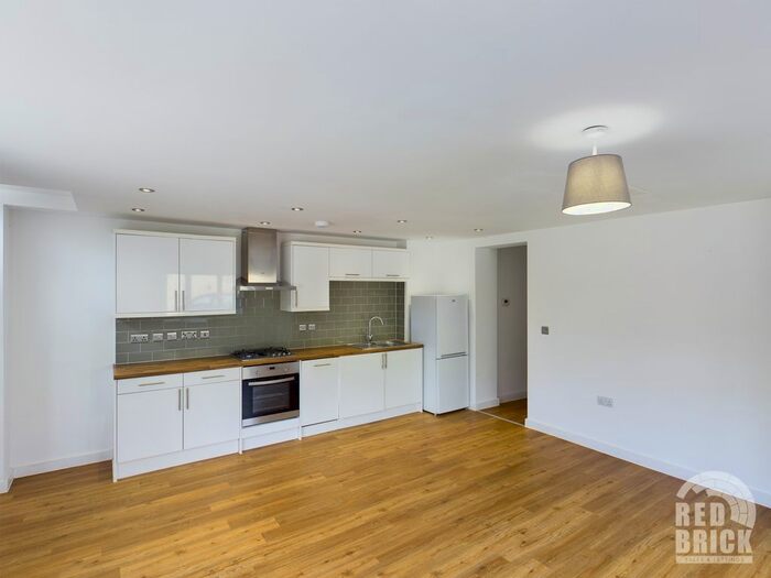 2 Bedroom Flat To Rent In Oakwood House, Moor Street, Coventry, CV5