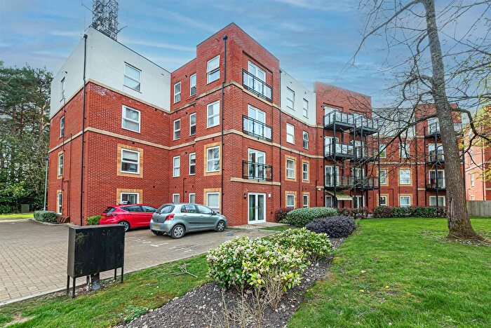 2 Bedroom Flat For Sale In Edrich Grange, Crowthorne, Berkshire, RG45