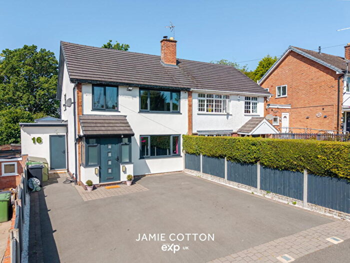 3 Bedroom Semi-Detached House For Sale In The Green, Chaddesley Corbett, DY10