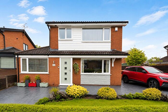 3 Bedroom Detached House For Sale In Far Hey Close, Radcliffe, M26