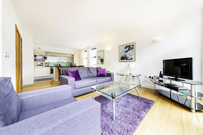 2 Bedroom Apartment To Rent In Crispin Street, London, E1