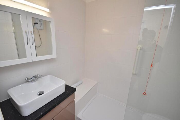 1 Bedroom Retirement Property To Rent In Hesslewell Court, Heswall, CH60