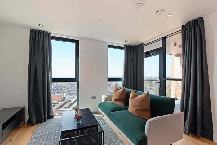 2 Bedroom Flat To Rent In Station Grove, The Assembly, HA0