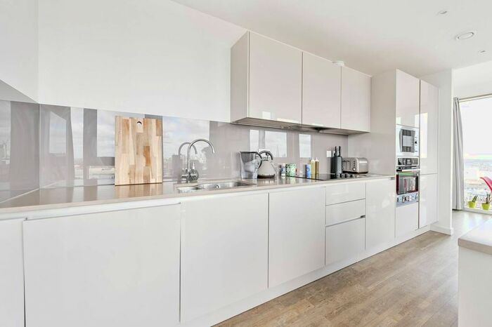 2 Bedroom Flat To Rent In Bailey Street, Rotherhithe, London, SE8