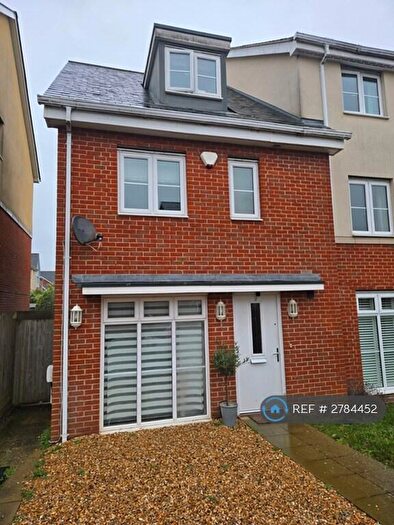 4 Bedroom Semi Detached House To Rent In Foxboro Road, Redhill, RH1