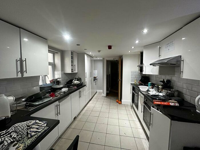 5 Bedroom House To Rent In Rhymney Street, Cardiff, CF24