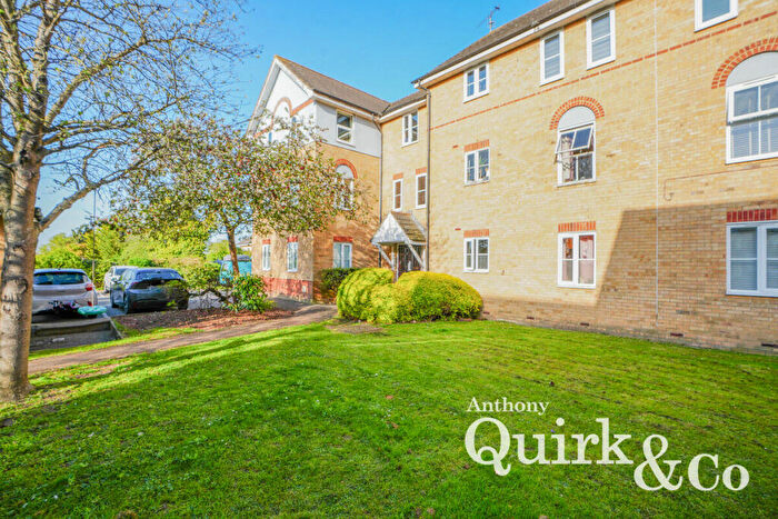 1 Bedroom Flat For Sale In London Road, Benfleet, SS7