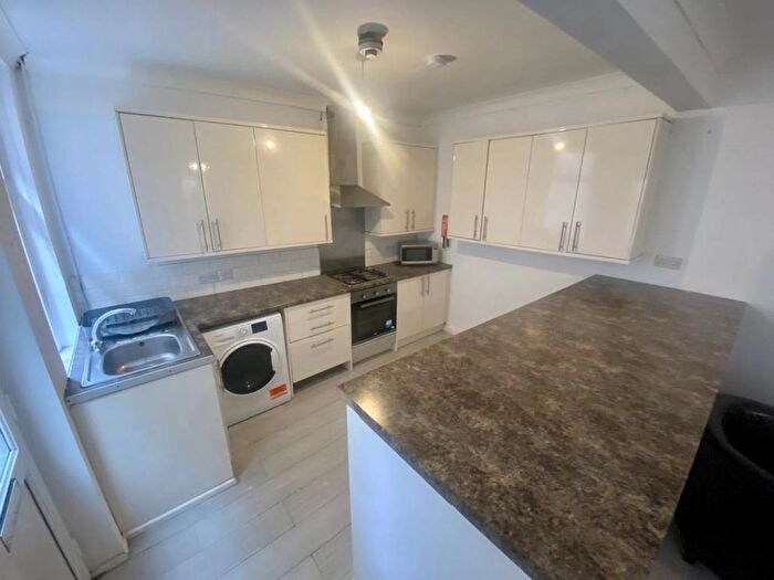 4 Bedroom Property To Rent In Gwydr Crescent, Uplands, Swansea, SA2