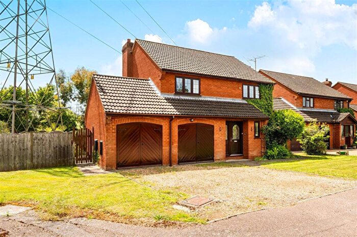 4 Bedroom Detached House For Sale In Glenrose Avenue, Ravensden, MK44