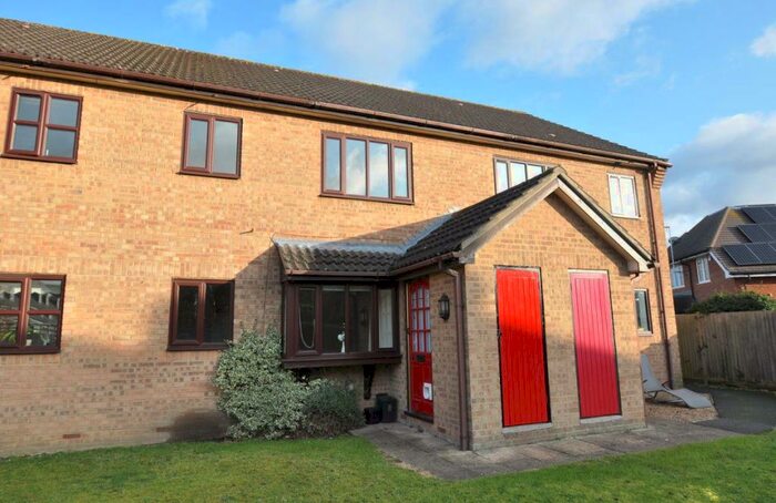 1 Bedroom House To Rent In Simpson Close, Maidenhead, Berkshire, SL6