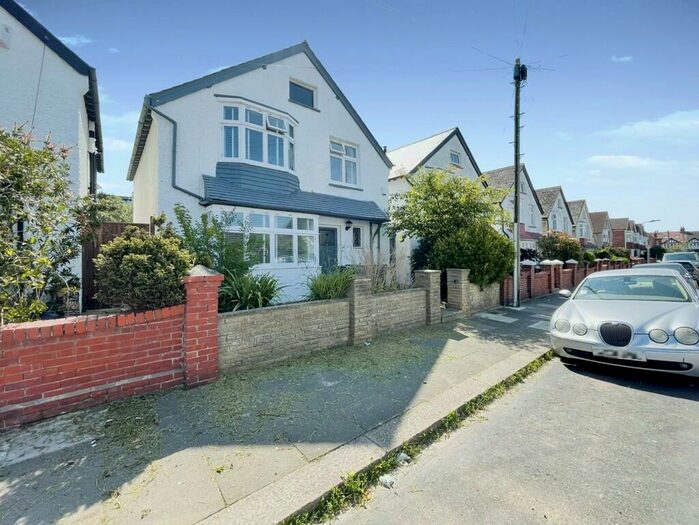 3 Bedroom Detached House To Rent In Titian Road, Hove, BN3
