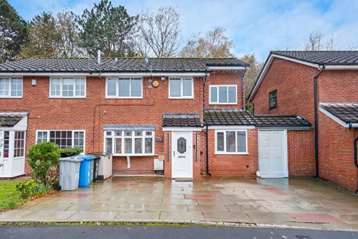4 Bedroom Semi Detached House For Sale In Firtree Avenue, Sale, Trafford, M33
