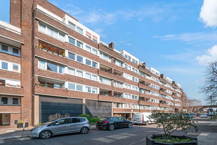 2 Bedroom Flat For Sale In Romulus Court, Brentford Dock, TW8
