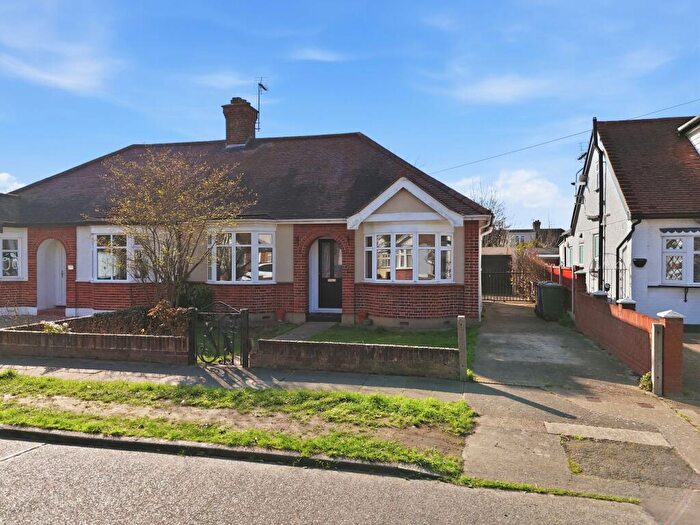 3 Bedroom Bungalow For Sale In Gordon Road, Grays, RM16