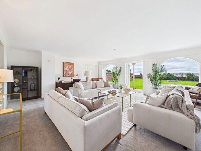 5 Bedroom Detached House For Sale In Gorse Avenue, Kingston Gorse, East Preston, BN16