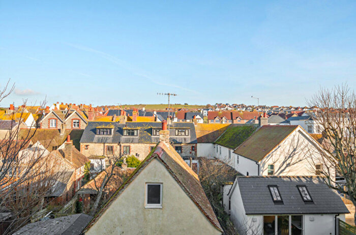 2 Bedroom Apartment For Sale In Park Crescent, Rottingdean, Brighton, East Sussex, BN2