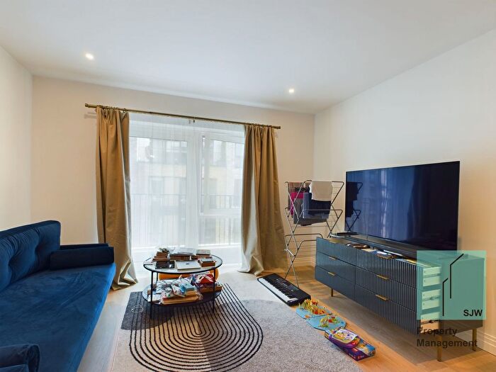 1 Bedroom Flat To Rent In Lockgate Road, Westwood Building, SW6