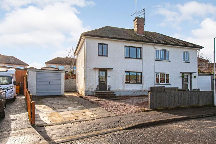 3 Bedroom Semi Detached House For Sale In Kirkland Avenue, Ballingry, KY5