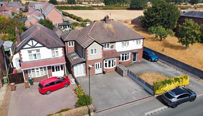 4 Bedroom Semi-Detached House For Sale In Findern Lane, Willington, Derby, Derbyshire, DE65