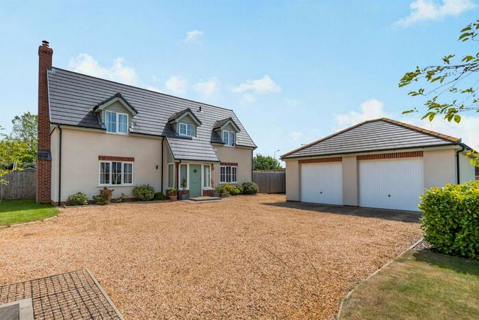 4 Bedroom Detached House For Sale In Golden Pheasant Drive, Snettisham, King's Lynn, PE31