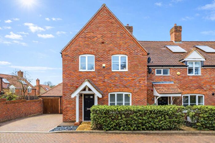 3 Bedroom Semi-Detached House For Sale In Humbers Hoe, Markyate, St. Albans, Hertfordshire, AL3