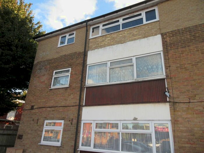 2 Bedroom Flat To Rent In Westmount Centre, Uxbridge Road, UB4