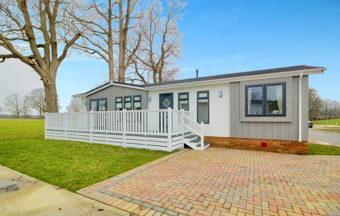2 Bedroom Mobile/park Home For Sale In Biddenden, Ashford, TN27