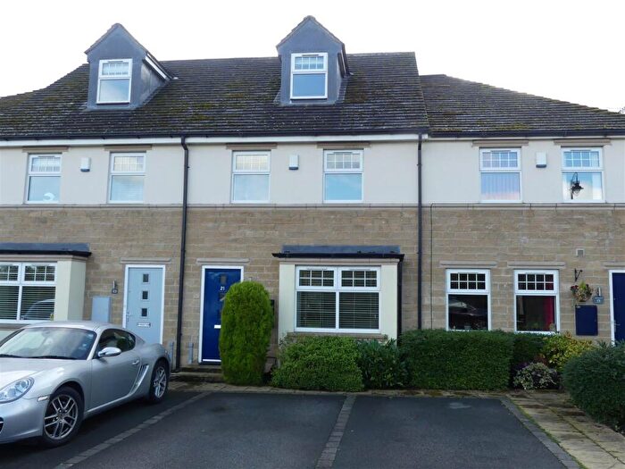 3 Bedroom Town House To Rent In Kingsdale Avenue, Menston, LS29