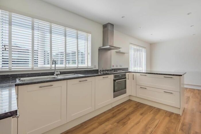 4 Bedroom Detached House To Rent In Sunninghill, Berkshire, SL5