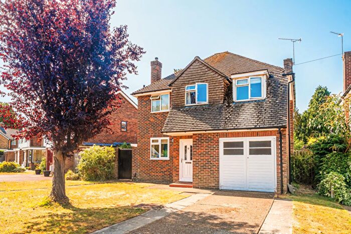 3 Bedroom Detached House For Sale In Cannon Way, Fetcham, KT22