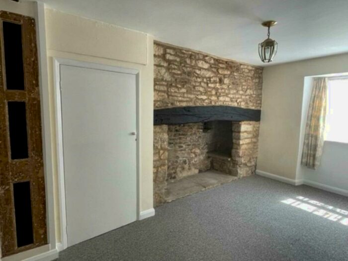 1 Bedroom Flat To Rent In Bridge Street, Witney, OX28