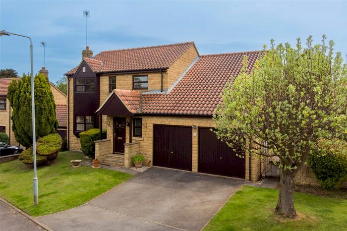 5 Bedroom Detached House For Sale In Estcourt Drive, Darrington, Pontefract, WF8