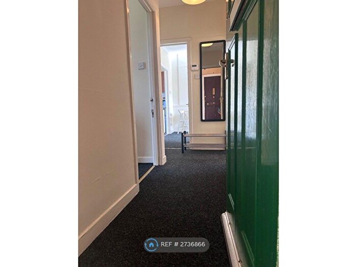 2 Bedroom Flat To Rent In Stenhouse Cottages, Edinburgh, EH11