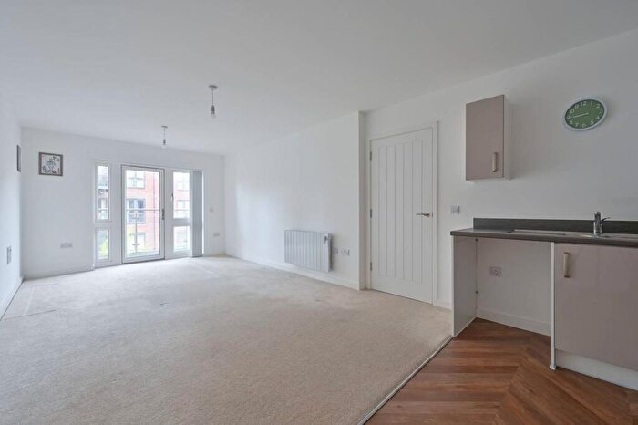 2 Bedroom Flat For Sale In Frogmore Road, Hemel Hempstead, HP3