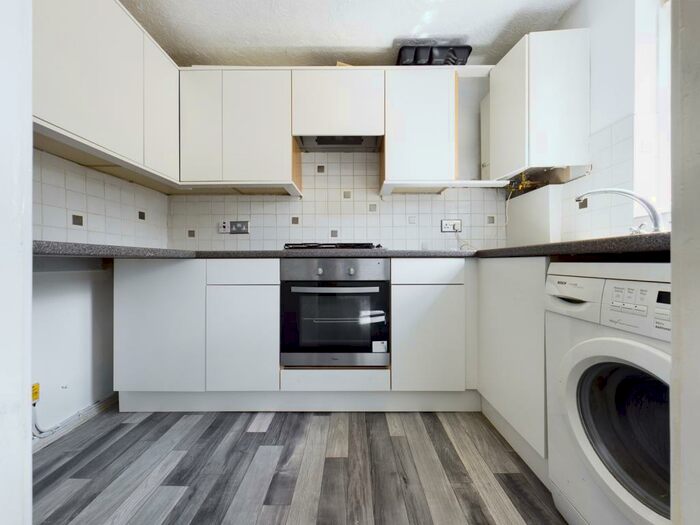 1 Bedroom Apartment To Rent In Trinity Court, Fish Street, HU1