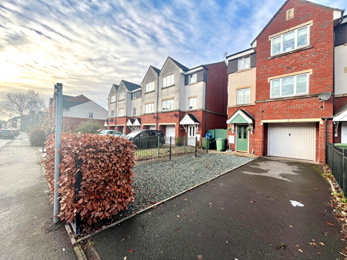 4 Bedroom Town House To Rent In Friars Terrace, Stafford, ST17