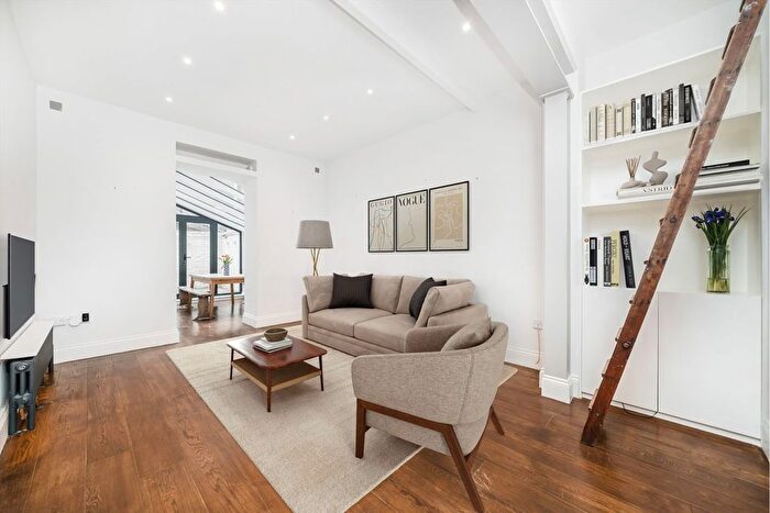 2 Bedroom Flat For Sale In Castletown Road, West Kensington, W14