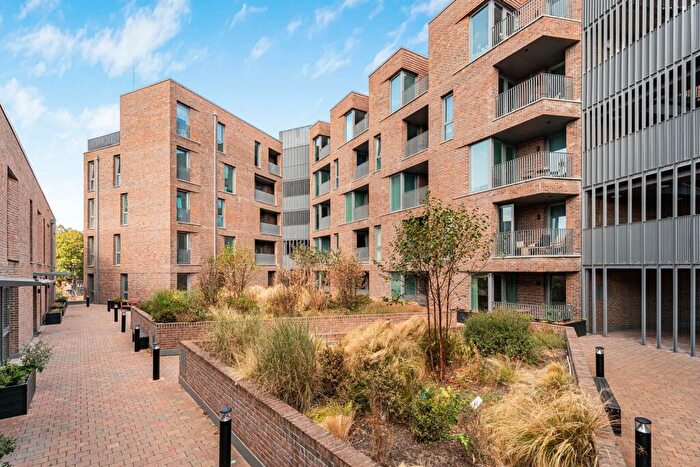 2 Bedroom Apartment For Sale In Stamford Road, London, N15