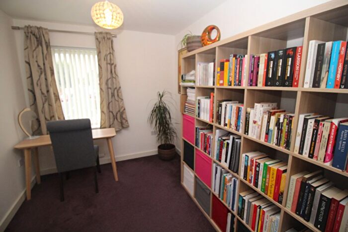 2 Bedroom Flat To Rent In Liverpool Street, Salford, M6