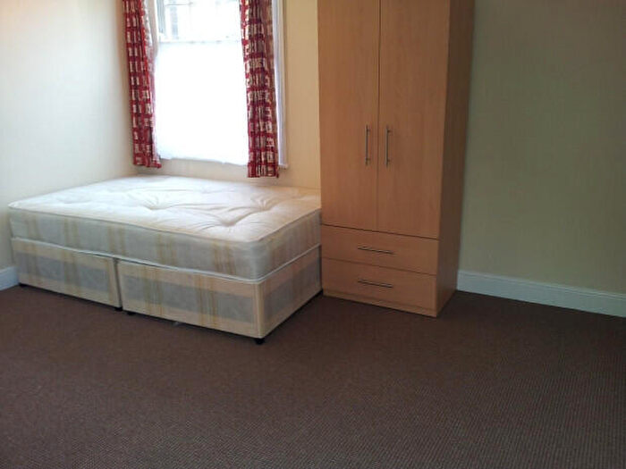 10 Bedroom House To Rent In Regent Park Avenue, Leeds, LS6