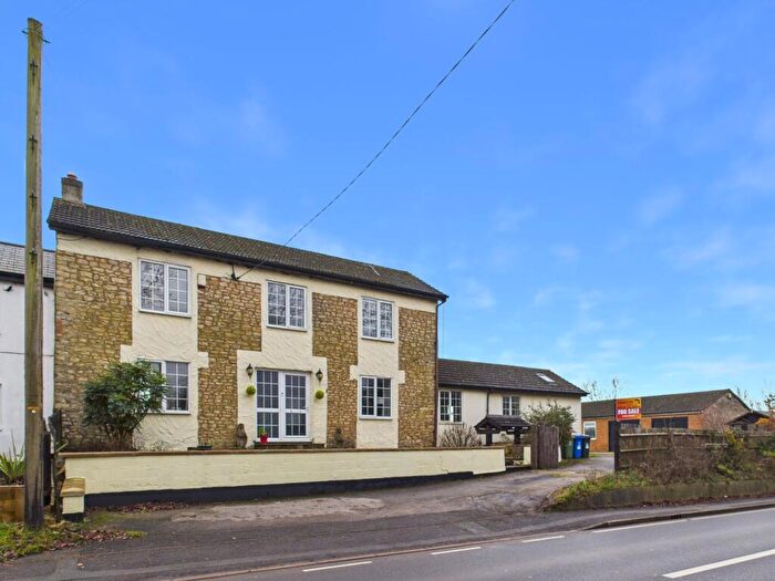 4 Bedroom Semi-Detached House For Sale In Brackley Road, Silverstone, NN12