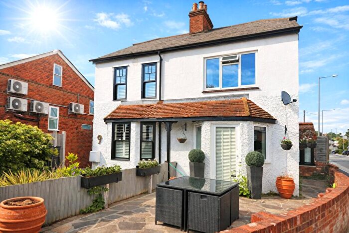 3 Bedroom Semi-Detached House For Sale In The Green, Wooburn Green, Buckinghamshire, HP10