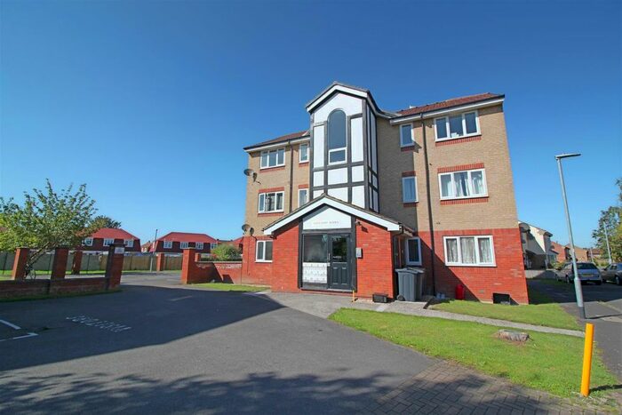 1 Bedroom Flat To Rent In Maple Court, Thompson Close, Bridgwate R, TA6