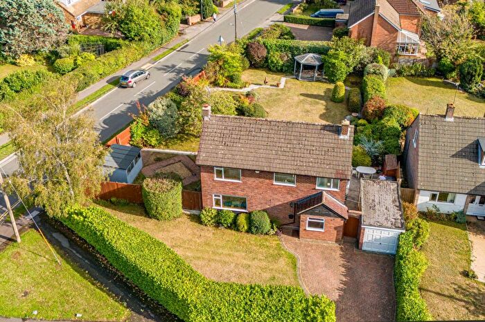 4 Bedroom Detached House For Sale In Chapel Road, Flackwell Heath, HP10