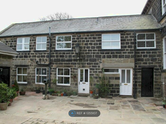 2 Bedroom Flat To Rent In West Hill Grange, Horsforth, Leeds, LS18