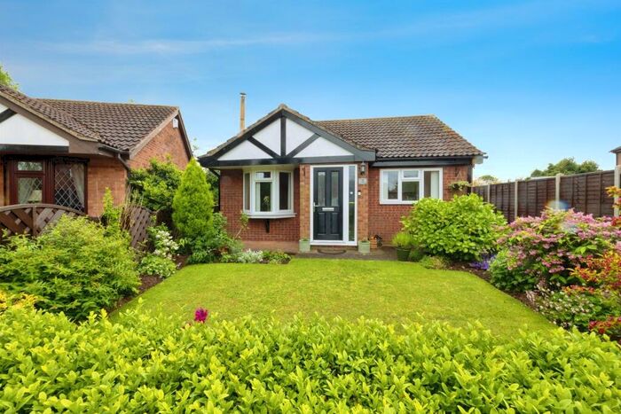 2 Bedroom Detached Bungalow For Sale In Hawthorn Way, Bassingham, Lincoln, LN5