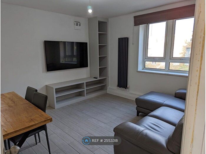 3 Bedroom Flat To Rent In Darling Row, London, E1
